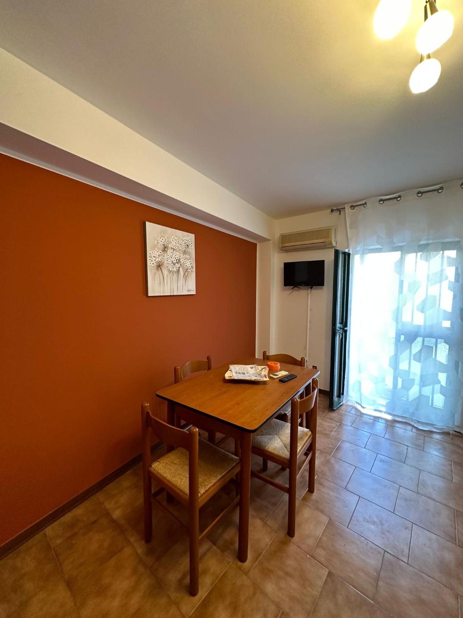 Nino'S Apartments Giardini Naxos Dış mekan fotoğraf