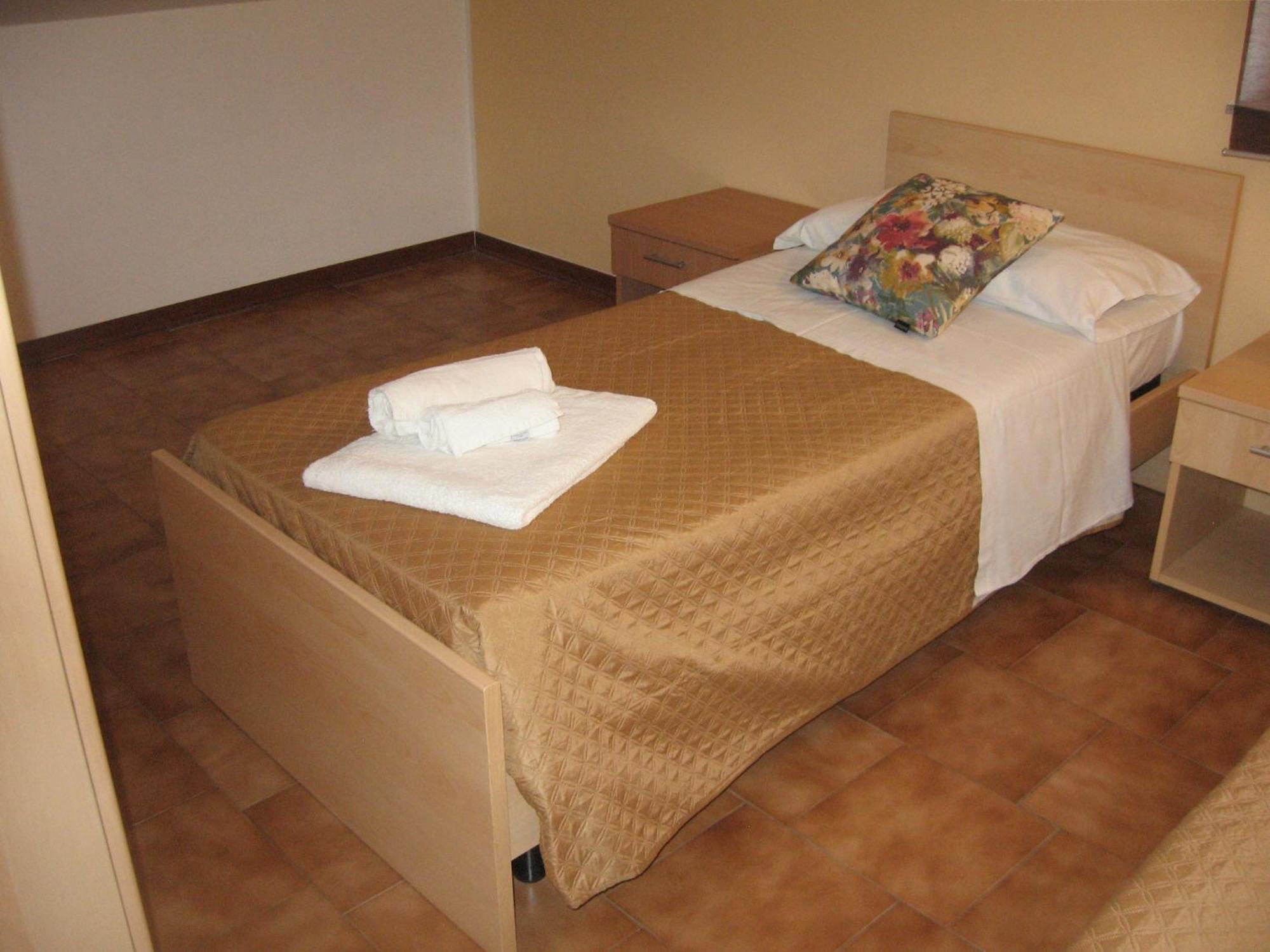 Nino'S Apartments Giardini Naxos Dış mekan fotoğraf