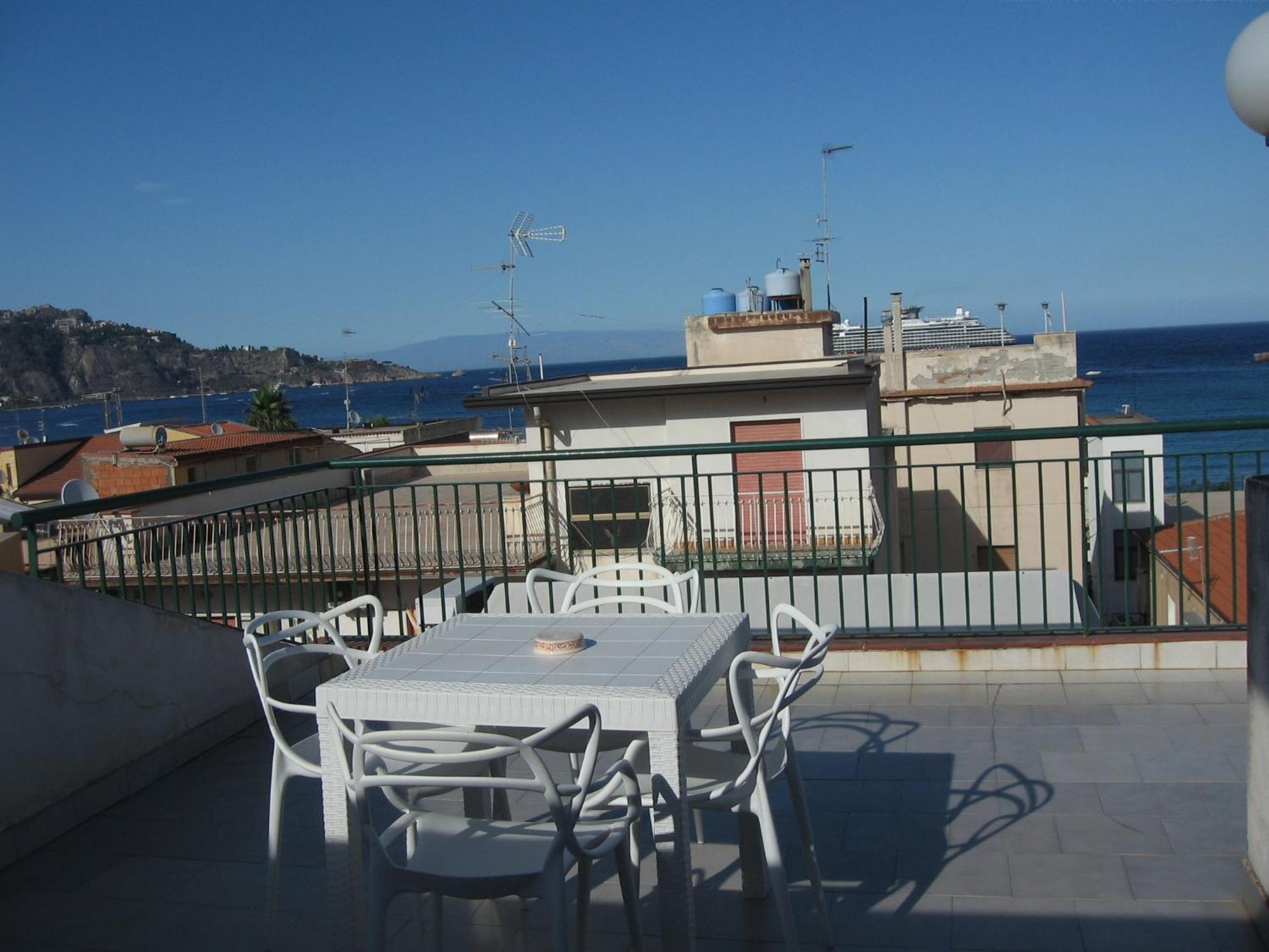 Nino'S Apartments Giardini Naxos Dış mekan fotoğraf