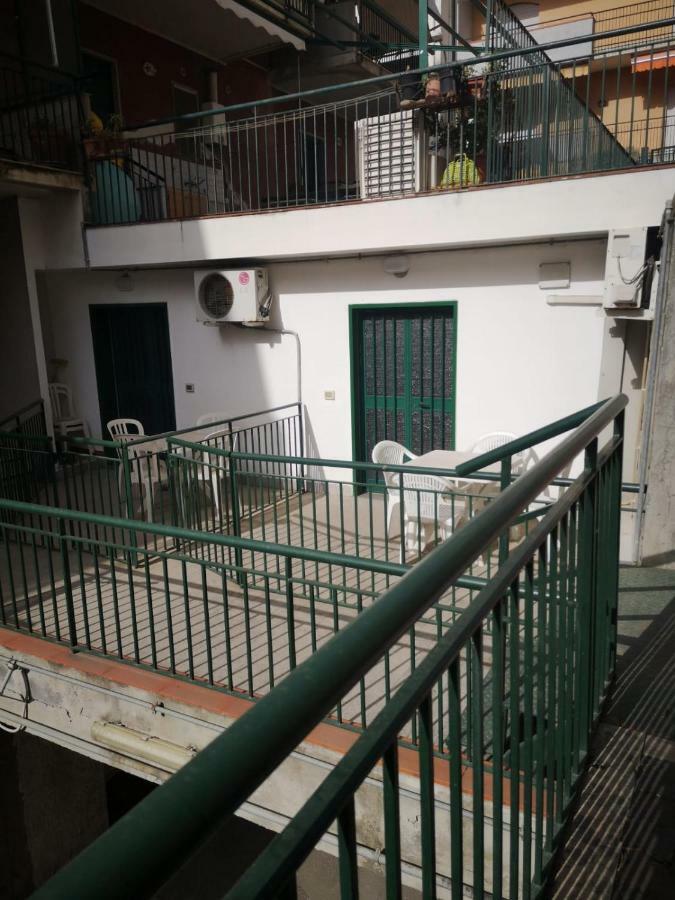 Nino'S Apartments Giardini Naxos Dış mekan fotoğraf